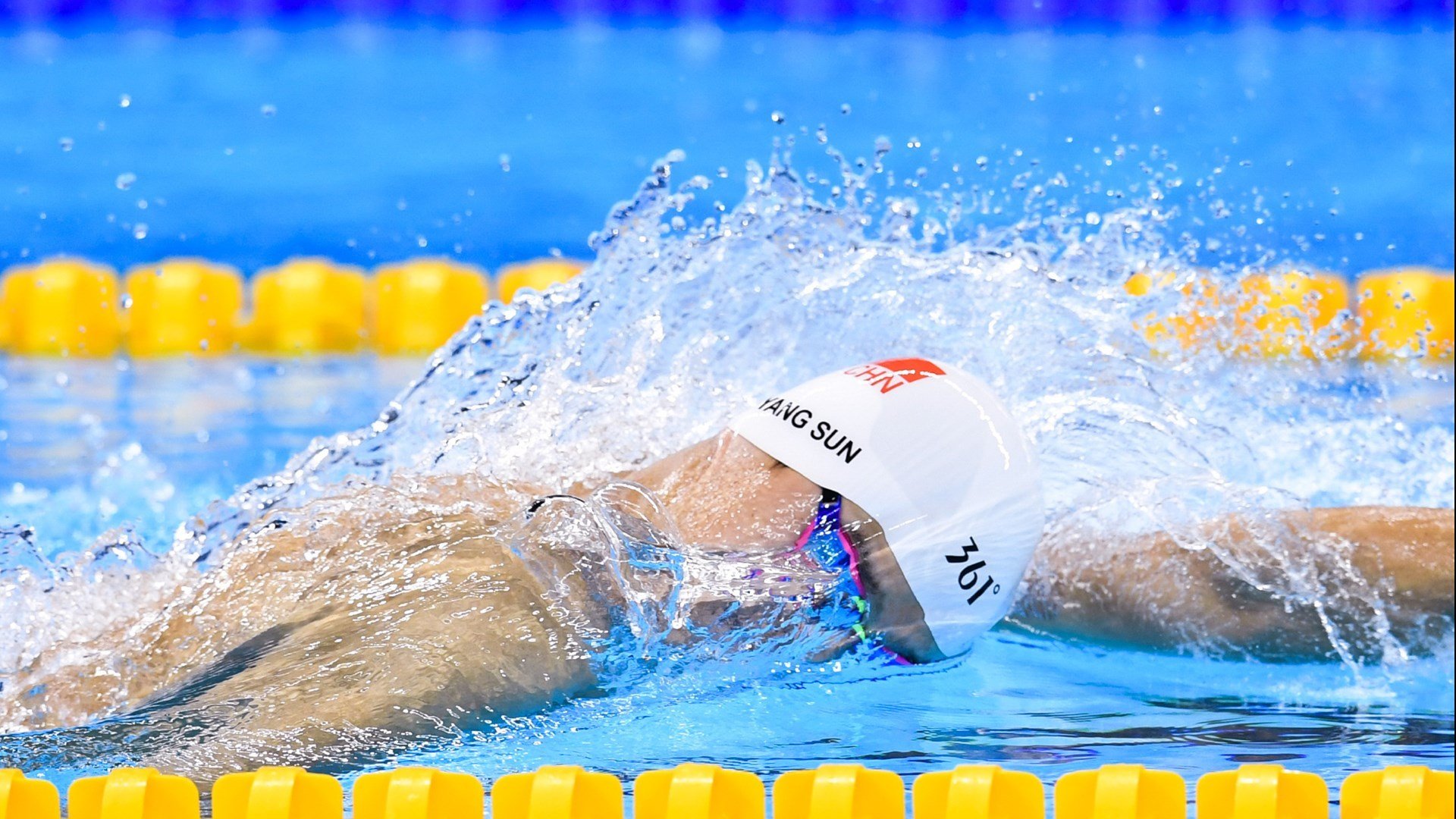 拉文表示公牛要从防守端找回状态,拉文续约公牛